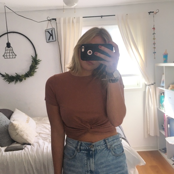 cute knot crop top - Picture 2 of 2